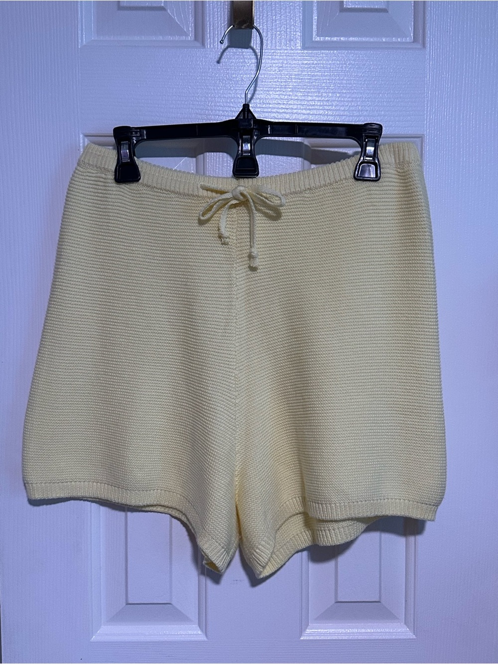 Amazon Pale Yellow Knit Drawstring Shorts Sz L